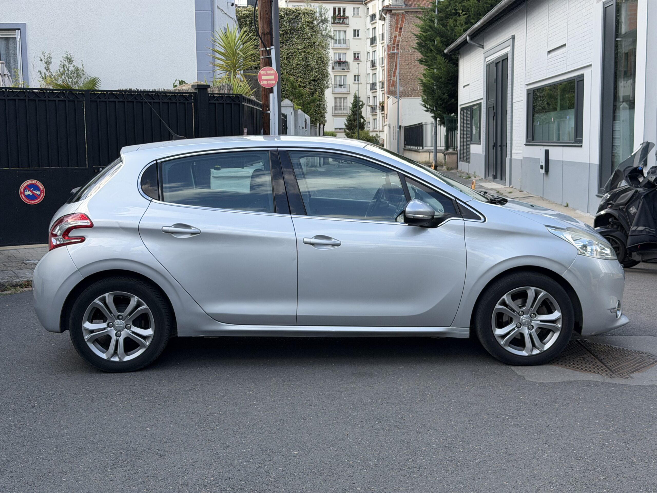 PEUGEOT 208 82ch