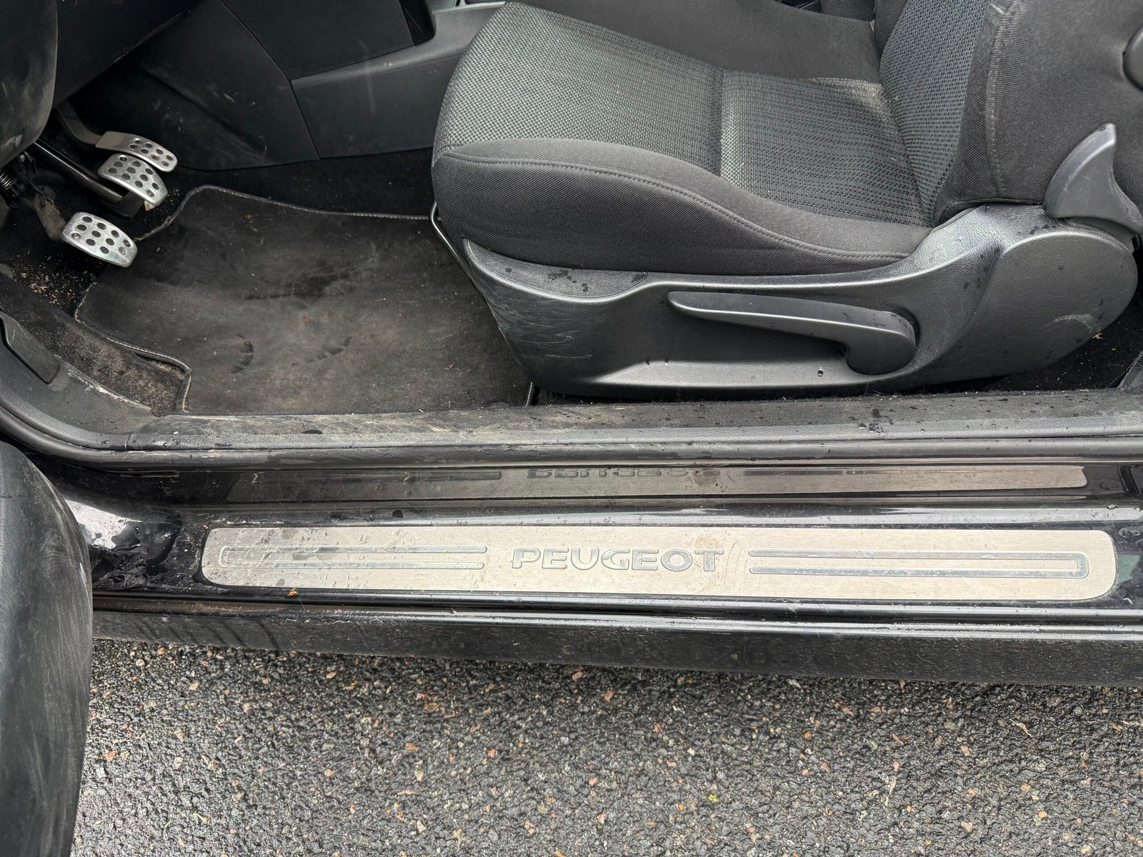 PEUGEOT 207 CC 1.6 16V 120 ch « Féline »