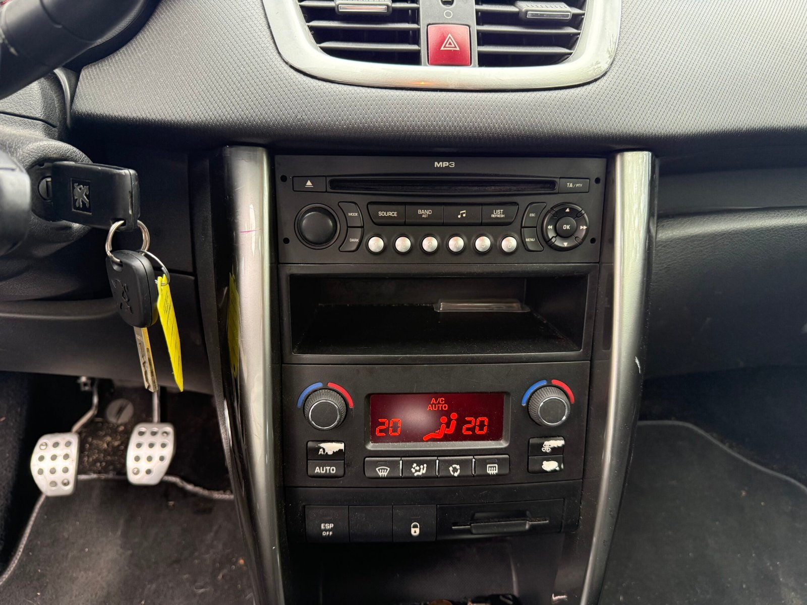 PEUGEOT 207 CC 1.6 16V 120 ch « Féline »
