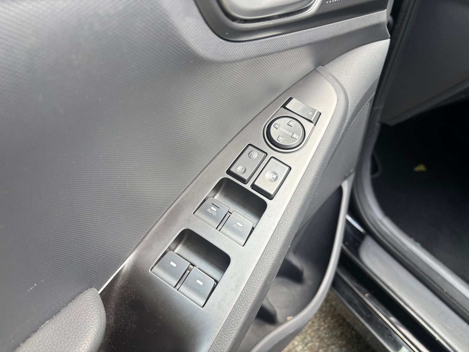 HYUNDAI Ioniq 1.6 GDi 16V 141 hybrid DCT6 Business