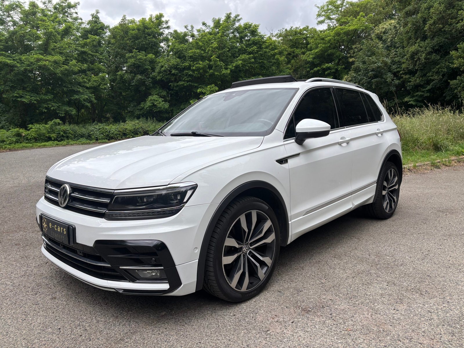 VOLKSWAGEN Tiguan 2.0 TDi 4Motion 240 R line