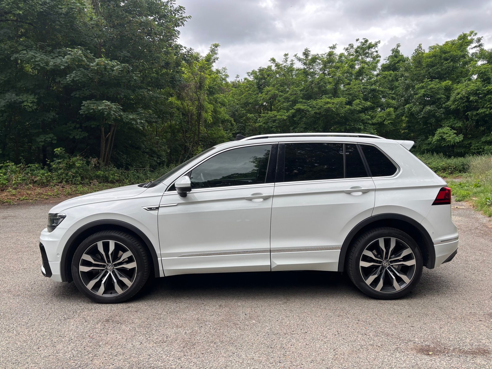 VOLKSWAGEN Tiguan 2.0 TDi 4Motion 240 R line