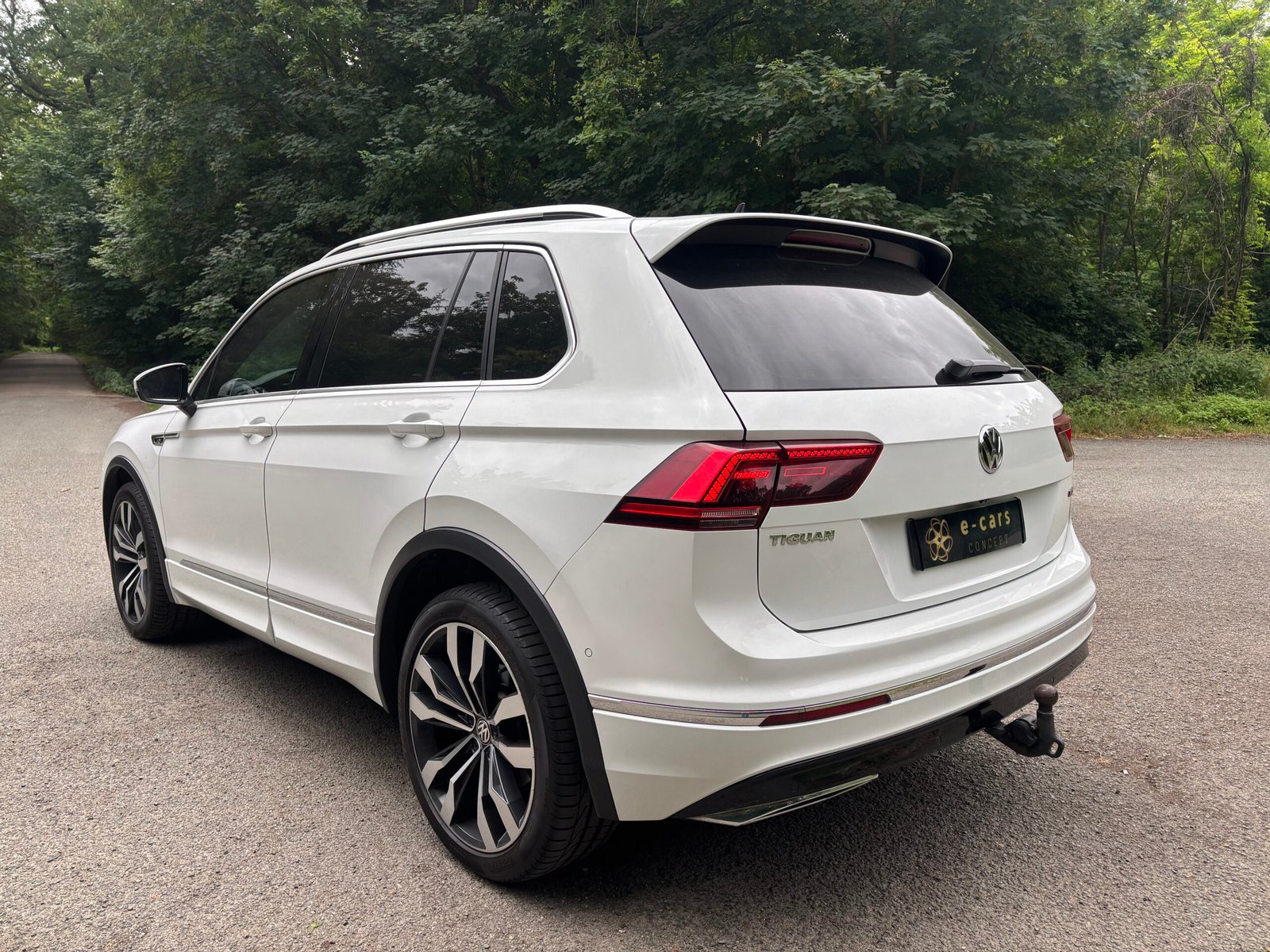 VOLKSWAGEN Tiguan 2.0 TDi 4Motion 240 R line