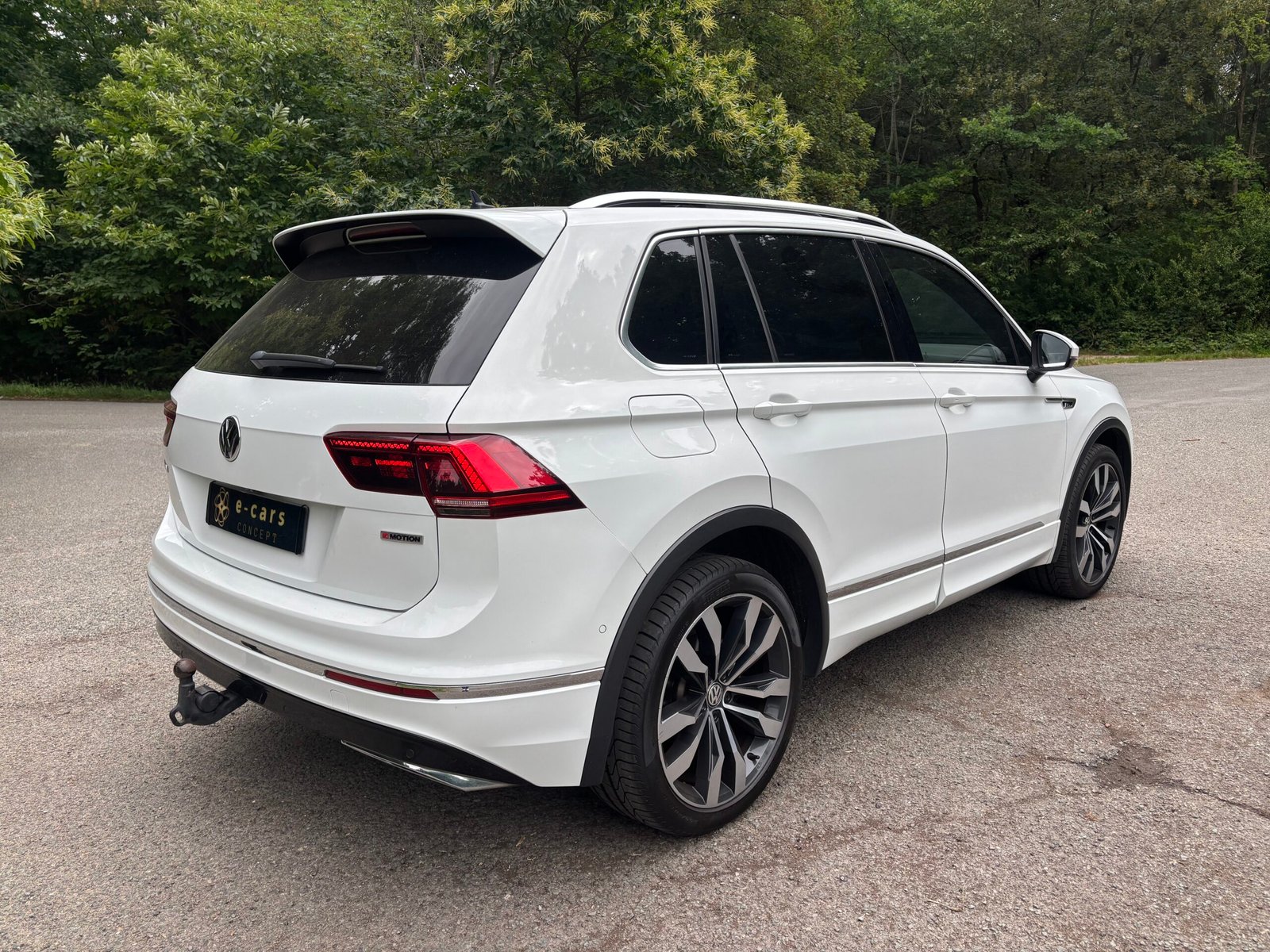 VOLKSWAGEN Tiguan 2.0 TDi 4Motion 240 R line