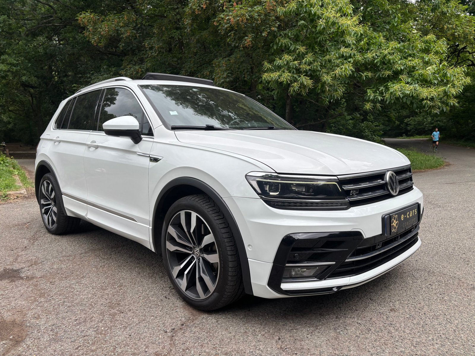 VOLKSWAGEN Tiguan 2.0 TDi 4Motion 240 R line