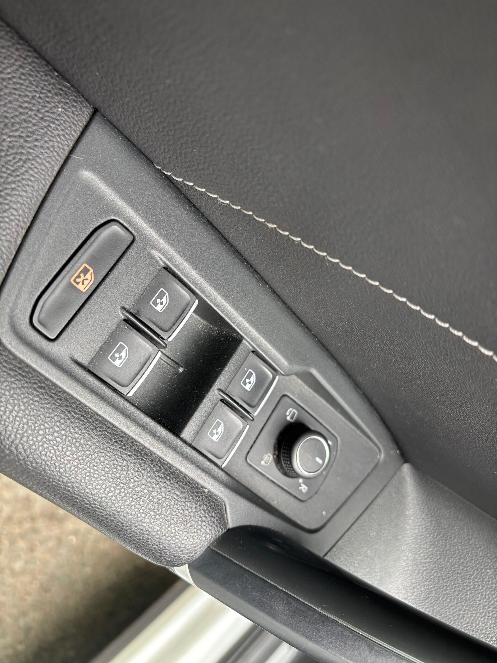 VOLKSWAGEN Tiguan 2.0 TDi 4Motion 240 R line