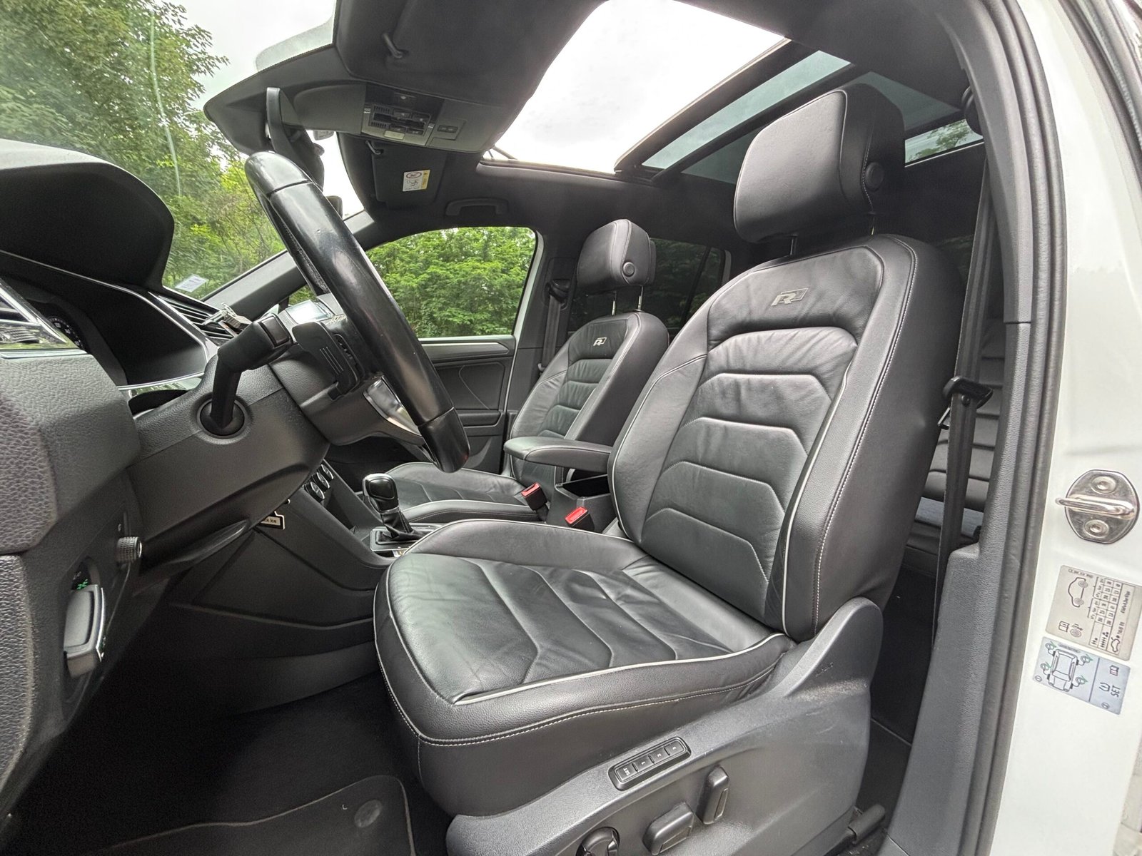 VOLKSWAGEN Tiguan 2.0 TDi 4Motion 240 R line