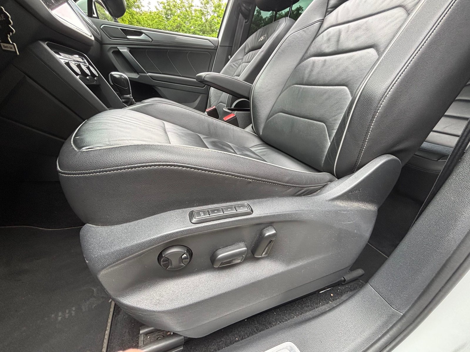 VOLKSWAGEN Tiguan 2.0 TDi 4Motion 240 R line