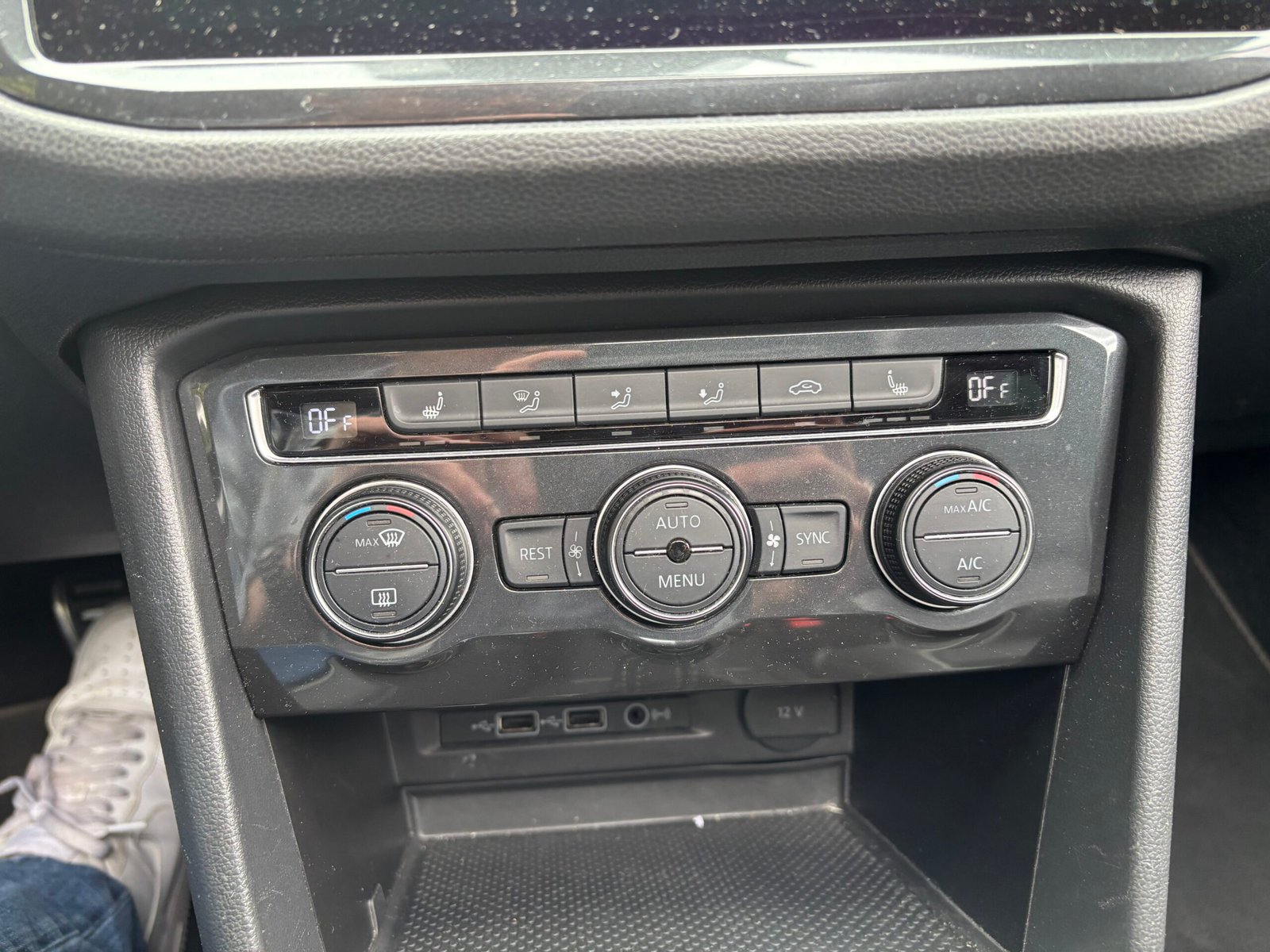 VOLKSWAGEN Tiguan 2.0 TDi 4Motion 240 R line