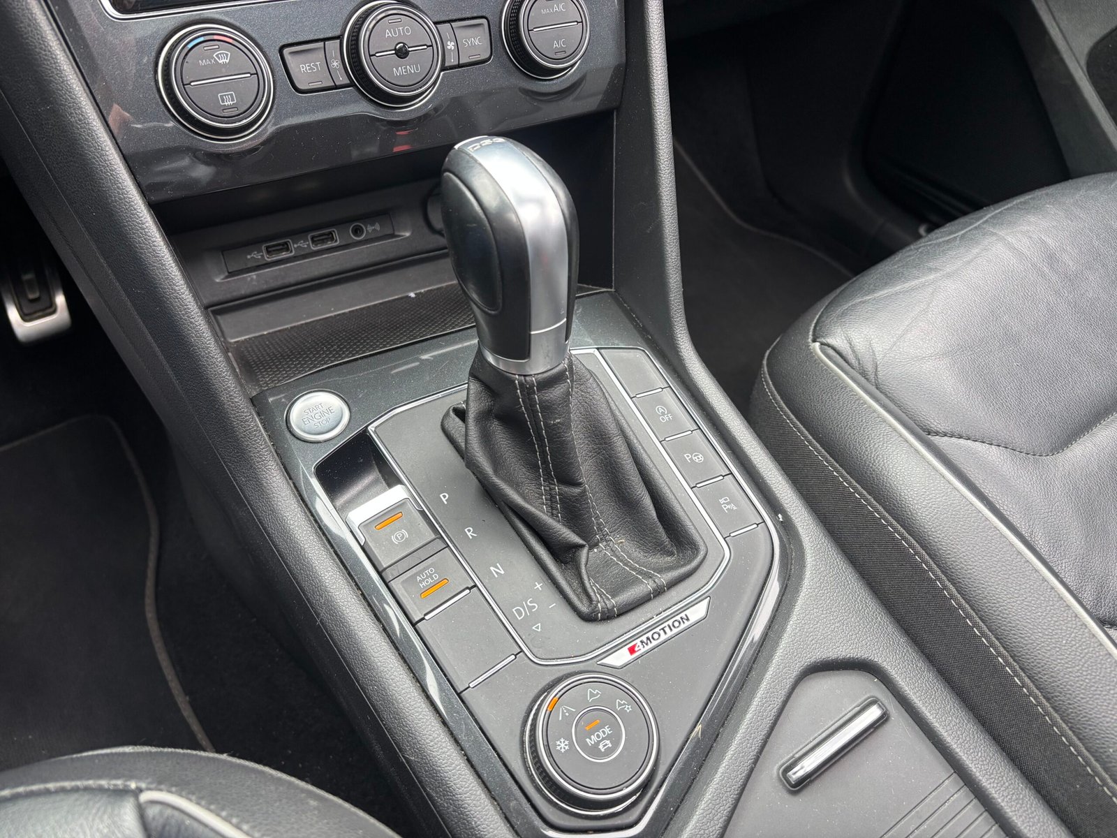 VOLKSWAGEN Tiguan 2.0 TDi 4Motion 240 R line