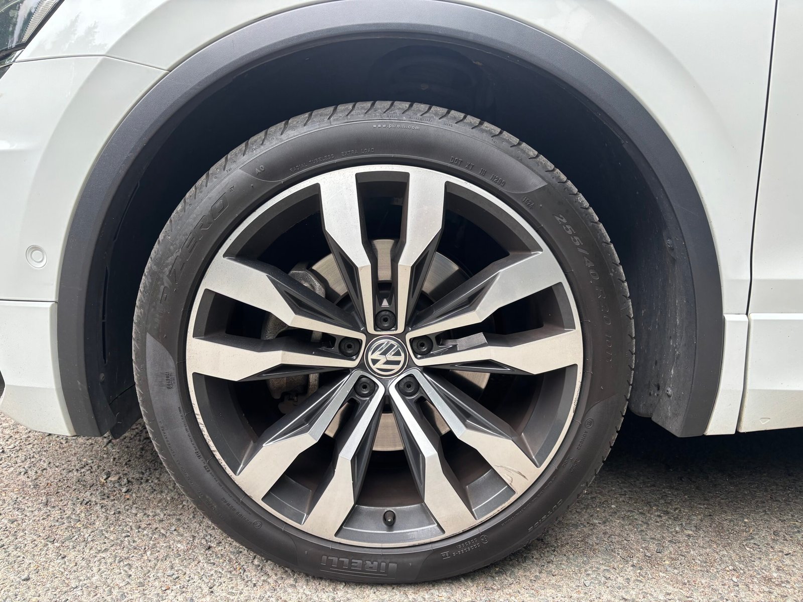 VOLKSWAGEN Tiguan 2.0 TDi 4Motion 240 R line