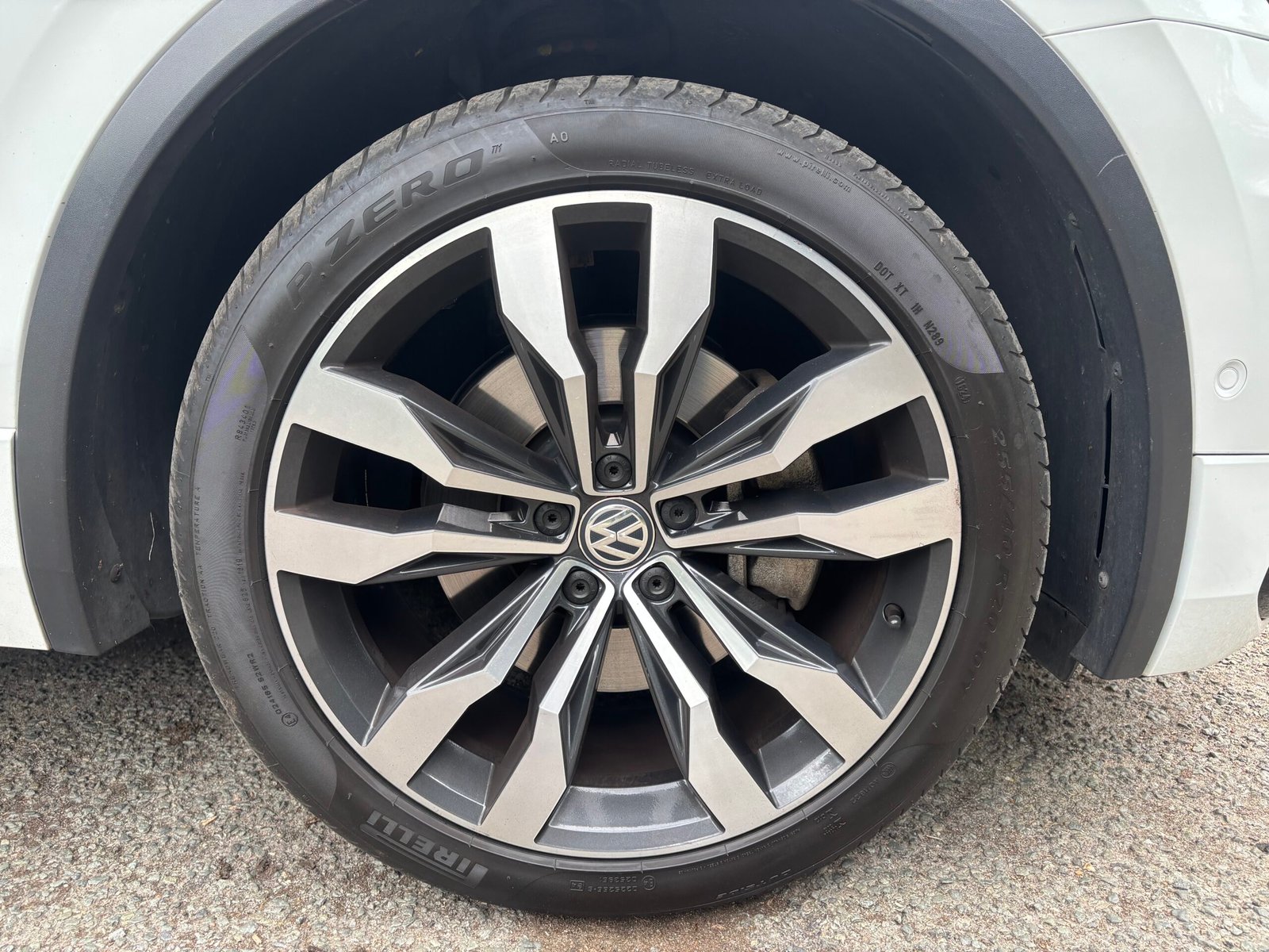 VOLKSWAGEN Tiguan 2.0 TDi 4Motion 240 R line
