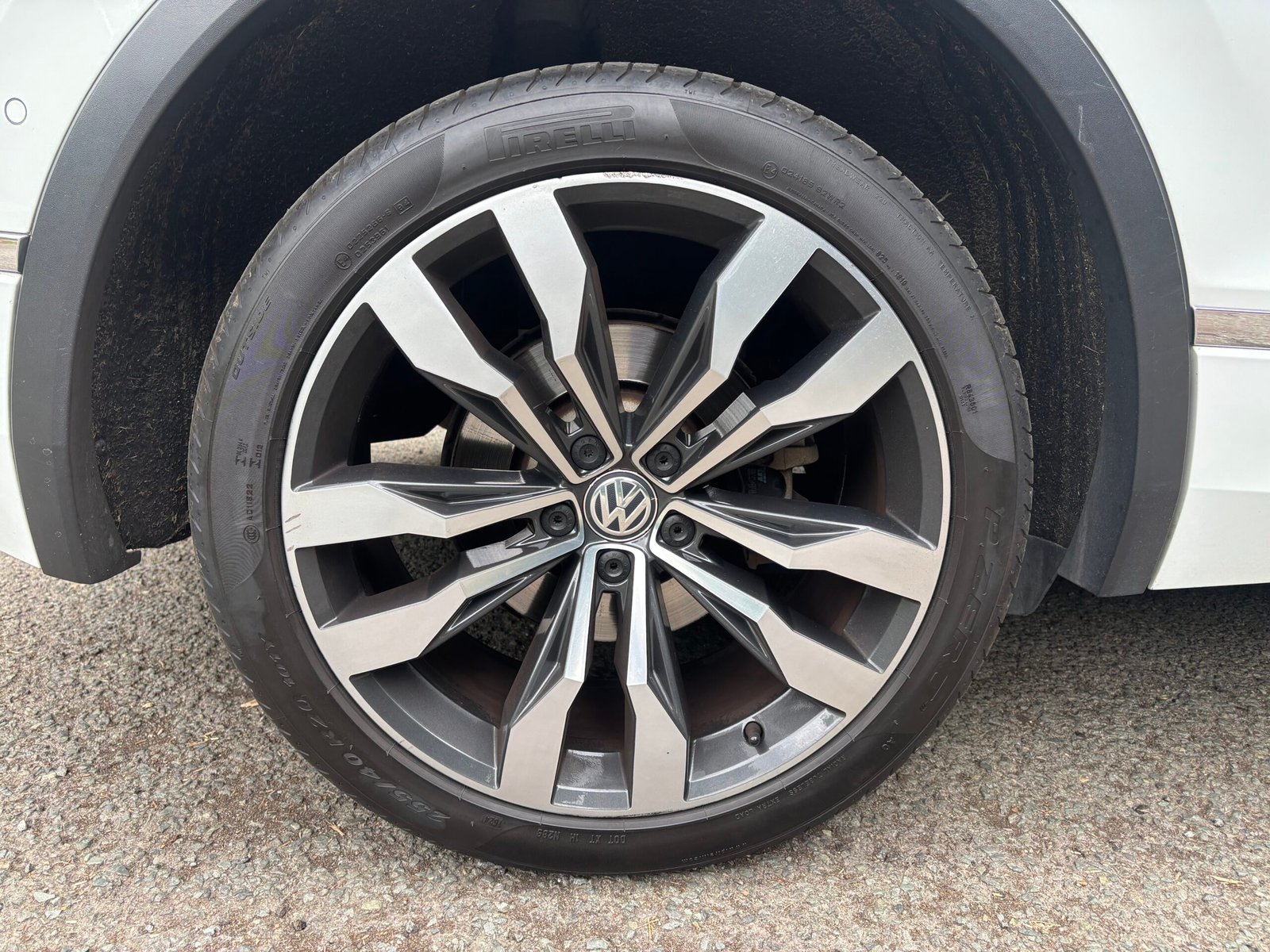 VOLKSWAGEN Tiguan 2.0 TDi 4Motion 240 R line
