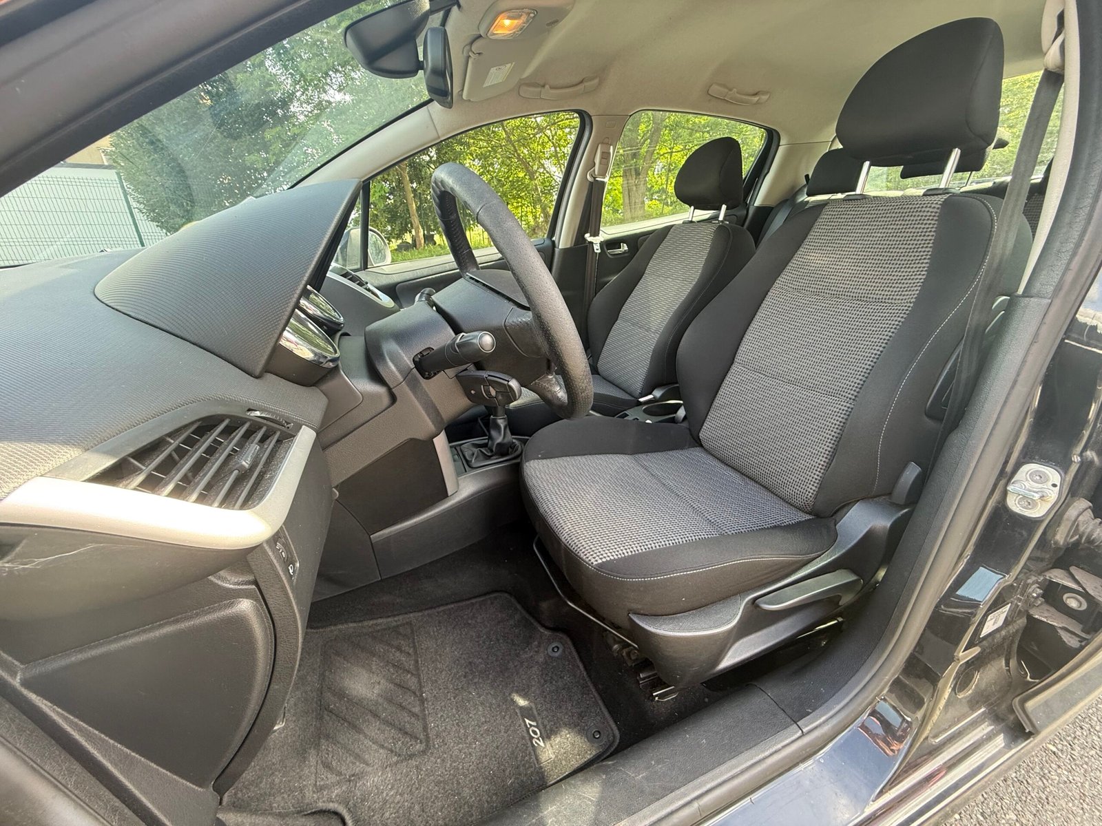 PEUGEOT 207 1.4 VTi 95 ch « Trendy »