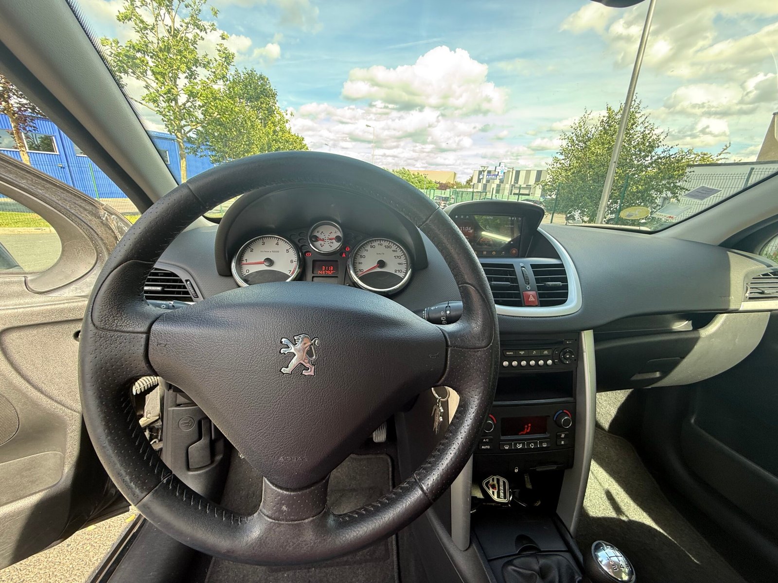 PEUGEOT 207 1.4 VTi 95 ch « Trendy »