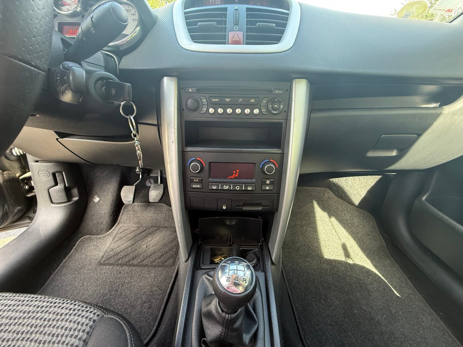 PEUGEOT 207 1.4 VTi 95 ch « Trendy »