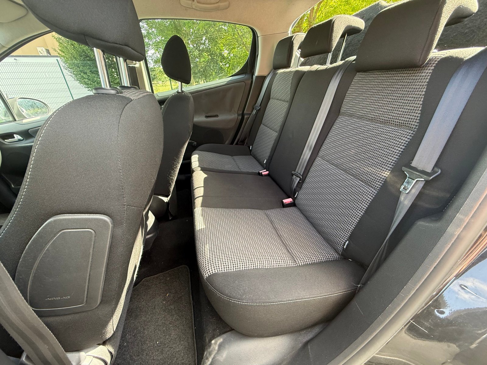 PEUGEOT 207 1.4 VTi 95 ch « Trendy »
