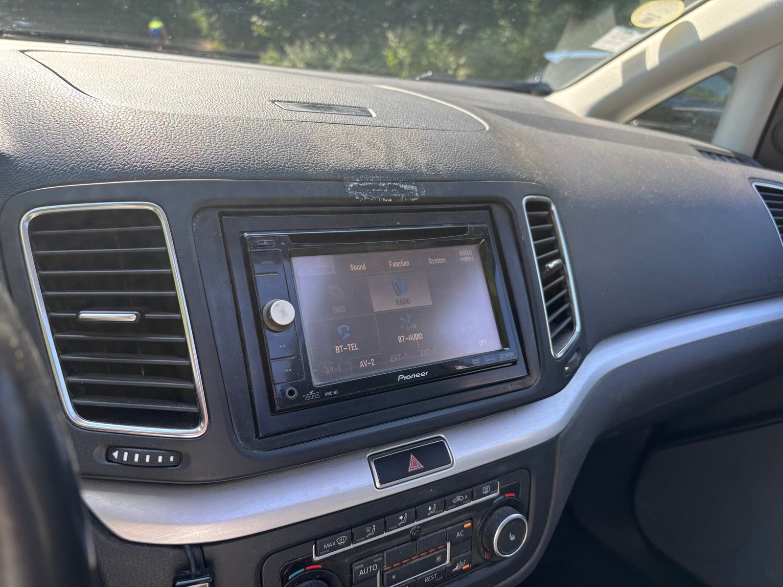 VOLKSWAGEN Sharan 2.0 TDi DSG6 170 CARAT 1ere MAIN