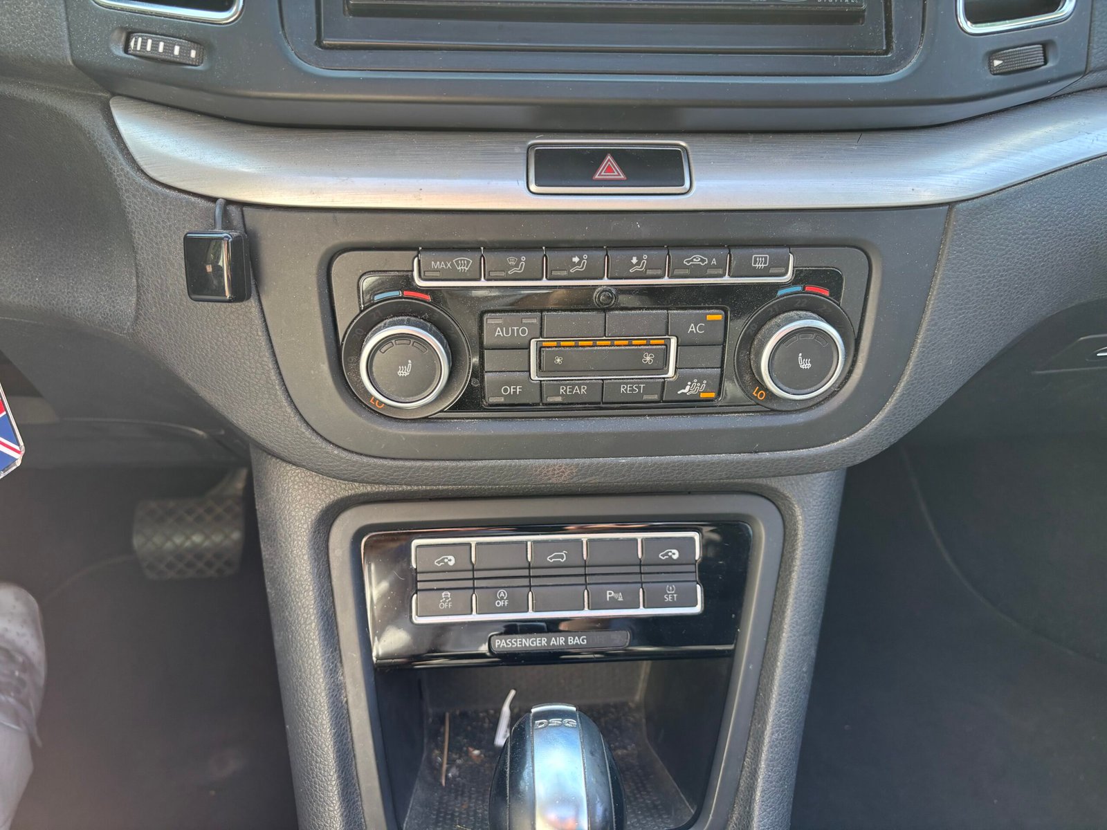 VOLKSWAGEN Sharan 2.0 TDi DSG6 170 CARAT 1ere MAIN