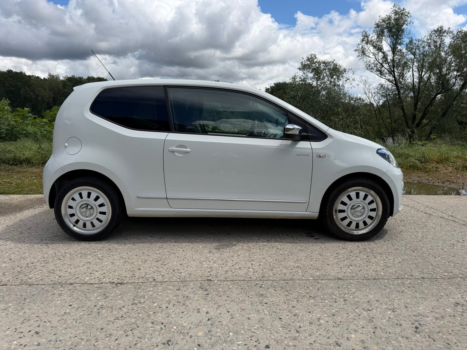 Volkswagen Up 1,0i 75ch White up! édition