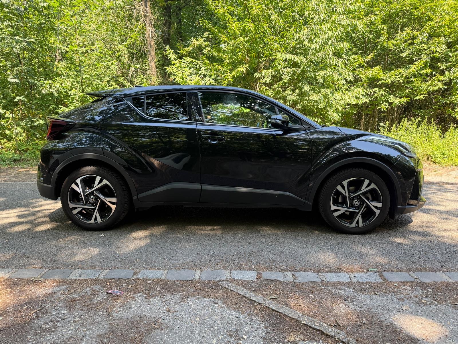 TOYOTA C-HR Phase 2 2.0 VVT-i 184 HSD Hybrid CVT 153