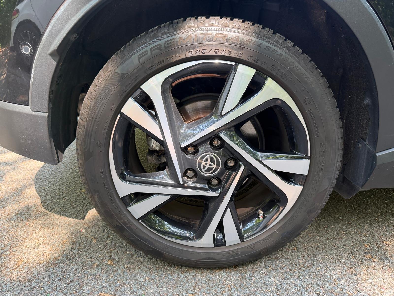 TOYOTA C-HR Phase 2 2.0 VVT-i 184 HSD Hybrid CVT 153