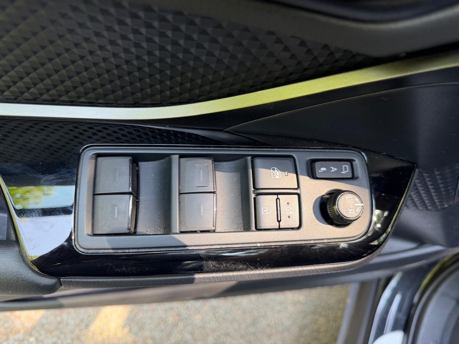 TOYOTA C-HR Phase 2 2.0 VVT-i 184 HSD Hybrid CVT 153
