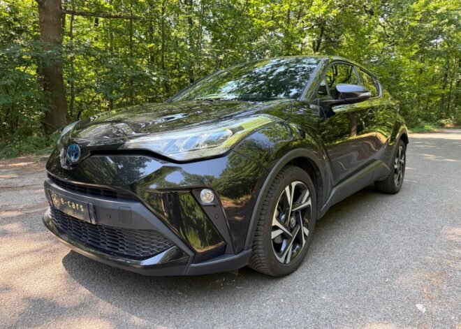 TOYOTA C-HR Phase 2 2.0 VVT-i 184 HSD Hybrid CVT 153