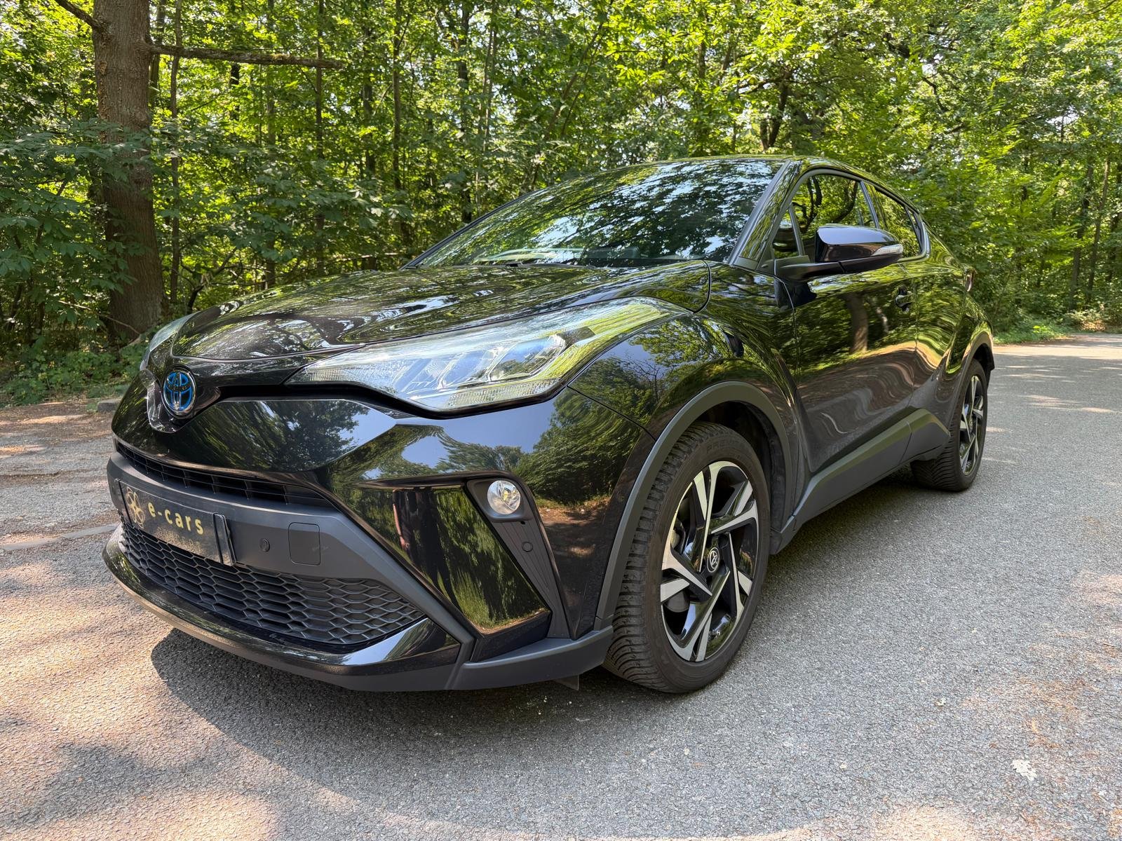 TOYOTA C-HR Phase 2 2.0 VVT-i 184 HSD Hybrid CVT 153