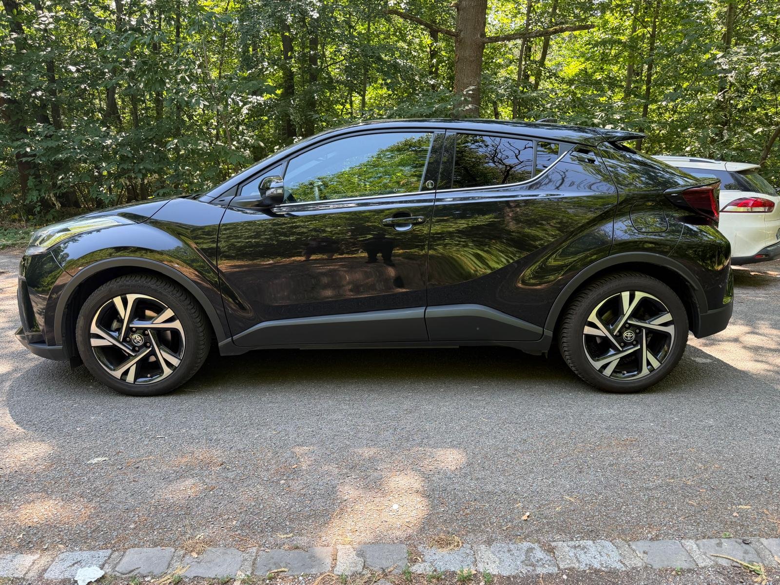 TOYOTA C-HR Phase 2 2.0 VVT-i 184 HSD Hybrid CVT 153