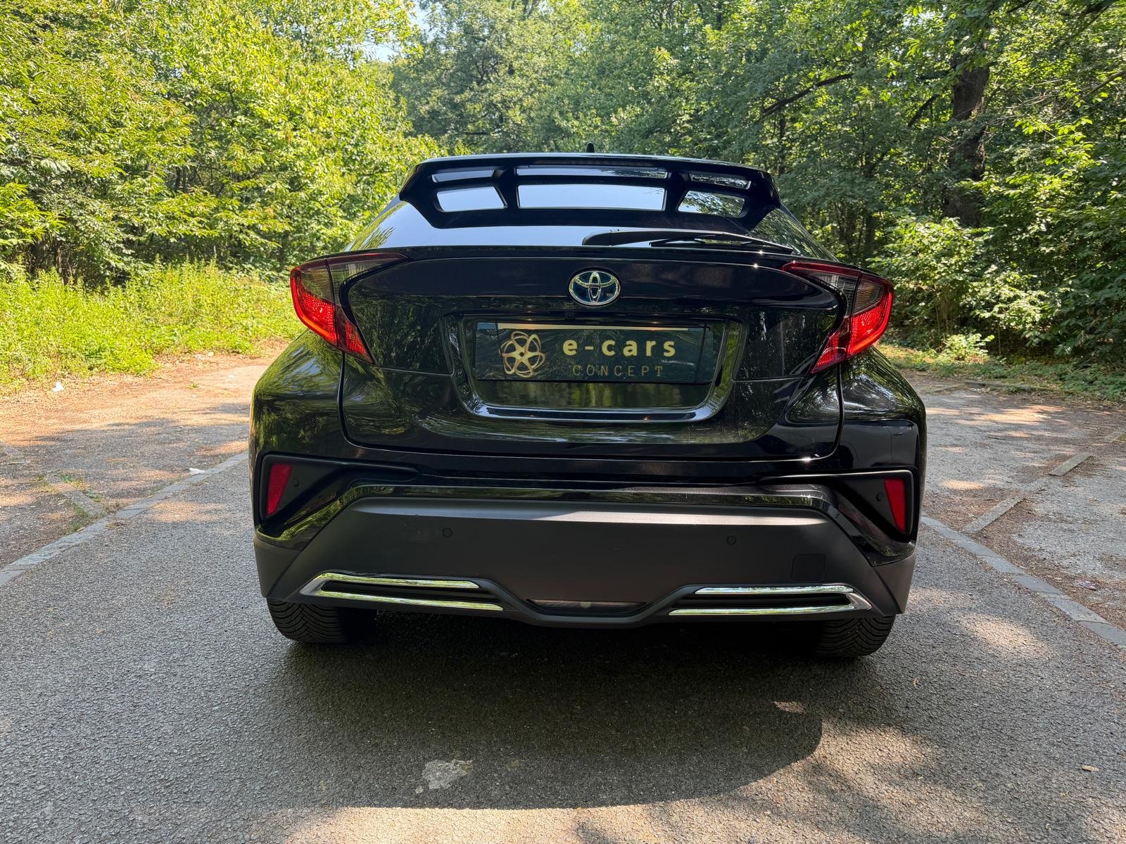 TOYOTA C-HR Phase 2 2.0 VVT-i 184 HSD Hybrid CVT 153