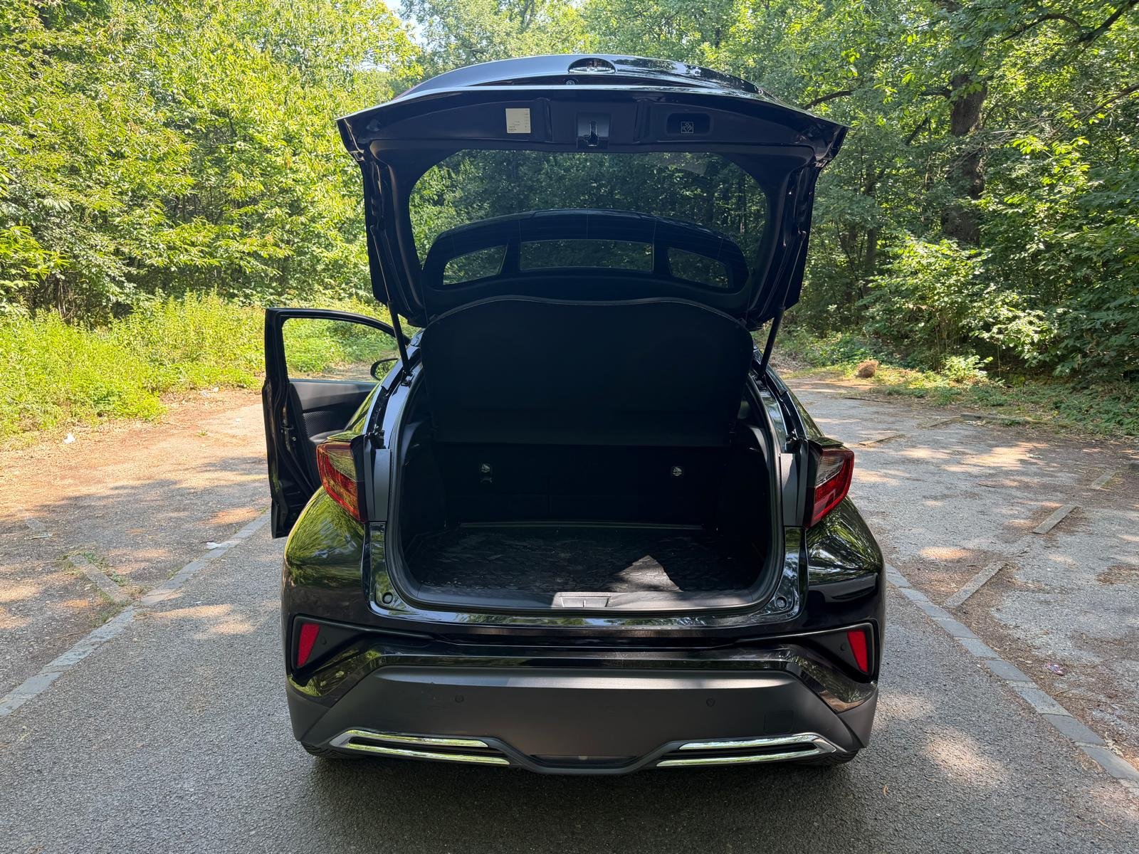 TOYOTA C-HR Phase 2 2.0 VVT-i 184 HSD Hybrid CVT 153
