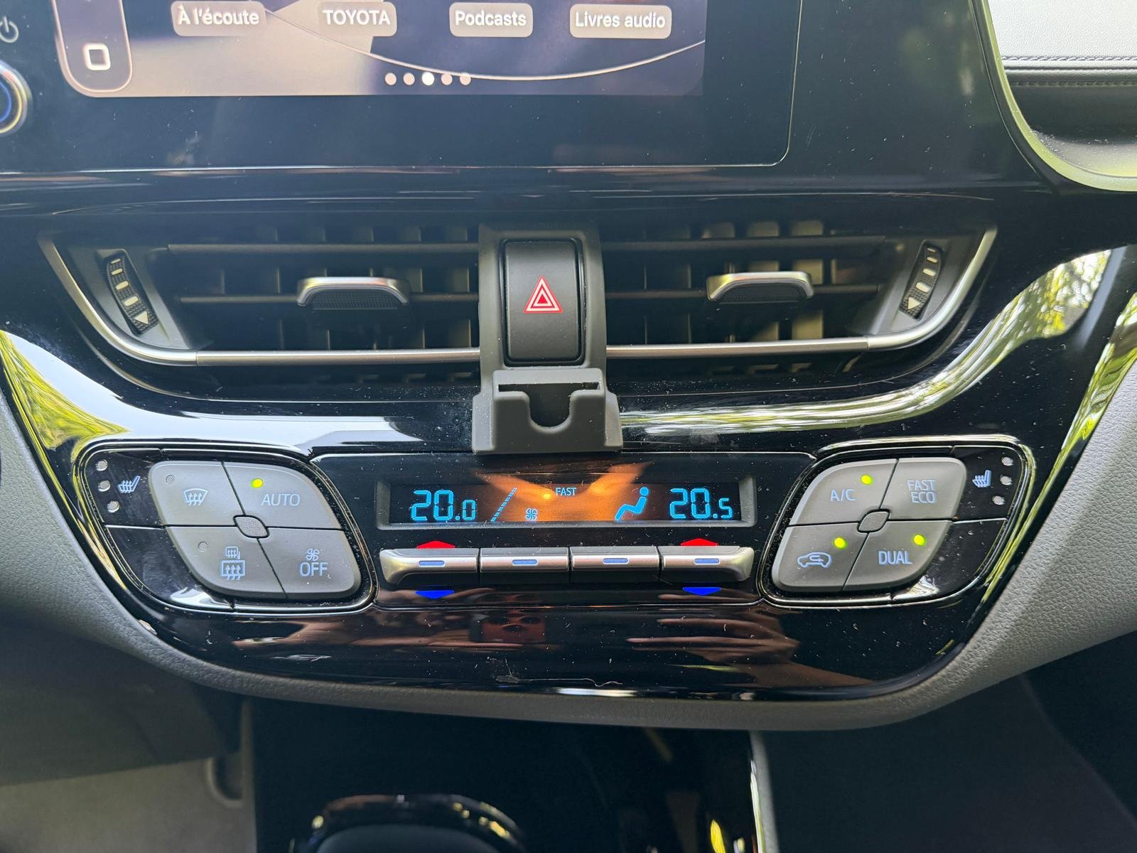 TOYOTA C-HR Phase 2 2.0 VVT-i 184 HSD Hybrid CVT 153