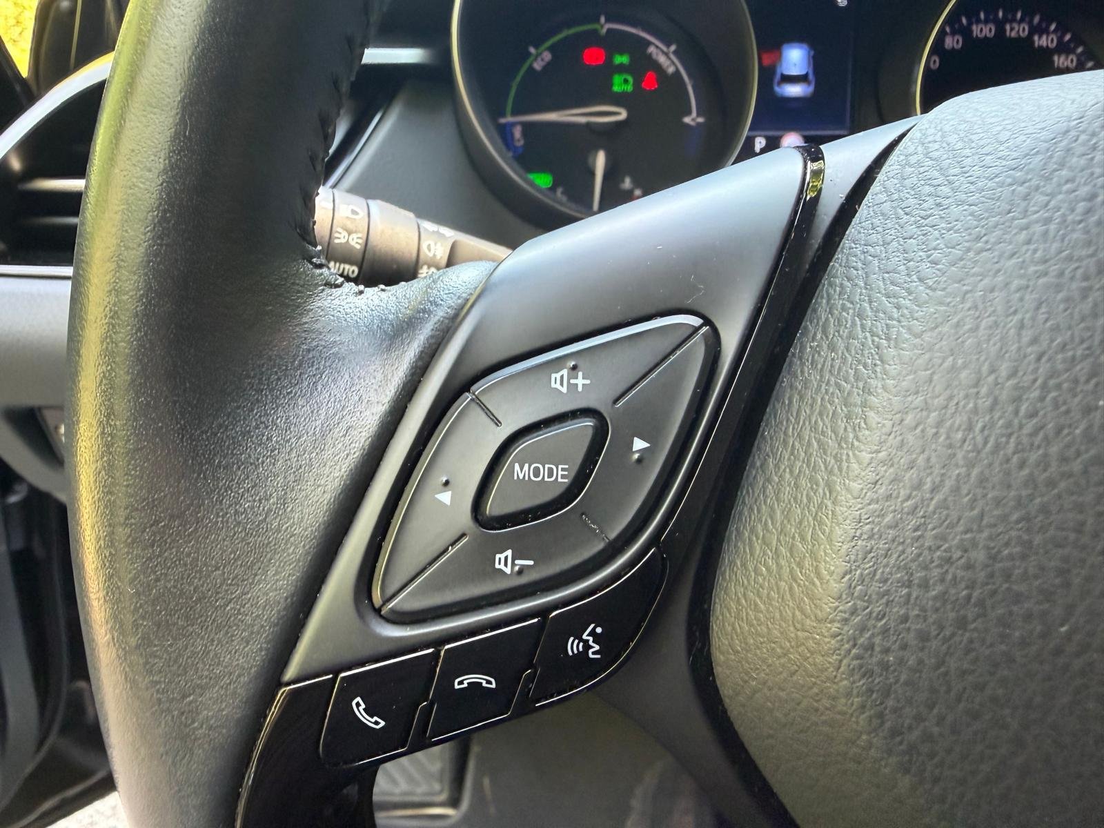 TOYOTA C-HR Phase 2 2.0 VVT-i 184 HSD Hybrid CVT 153