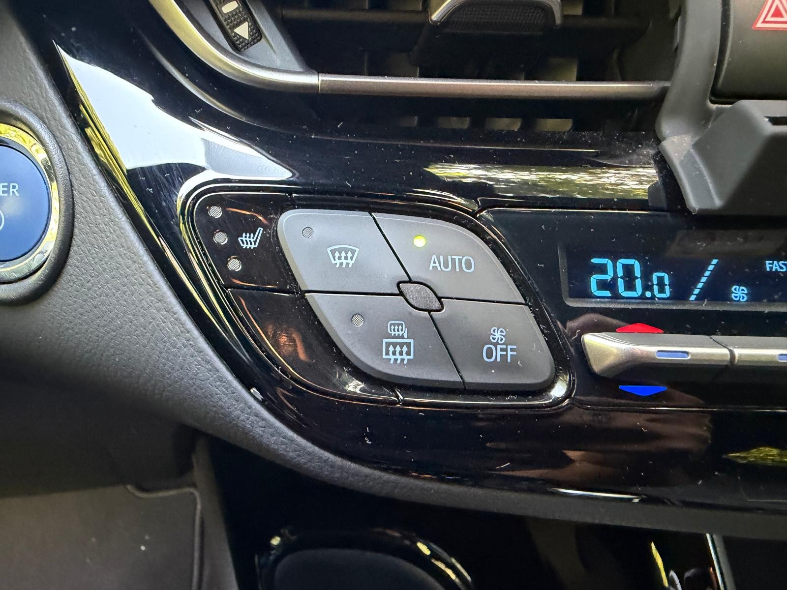 TOYOTA C-HR Phase 2 2.0 VVT-i 184 HSD Hybrid CVT 153