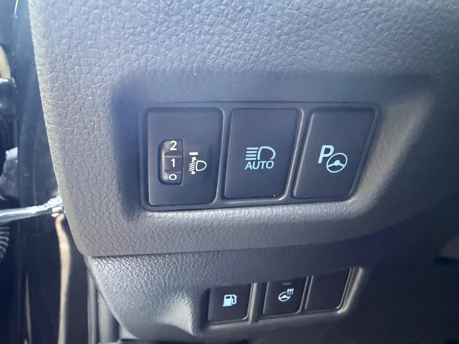 TOYOTA C-HR Phase 2 2.0 VVT-i 184 HSD Hybrid CVT 153