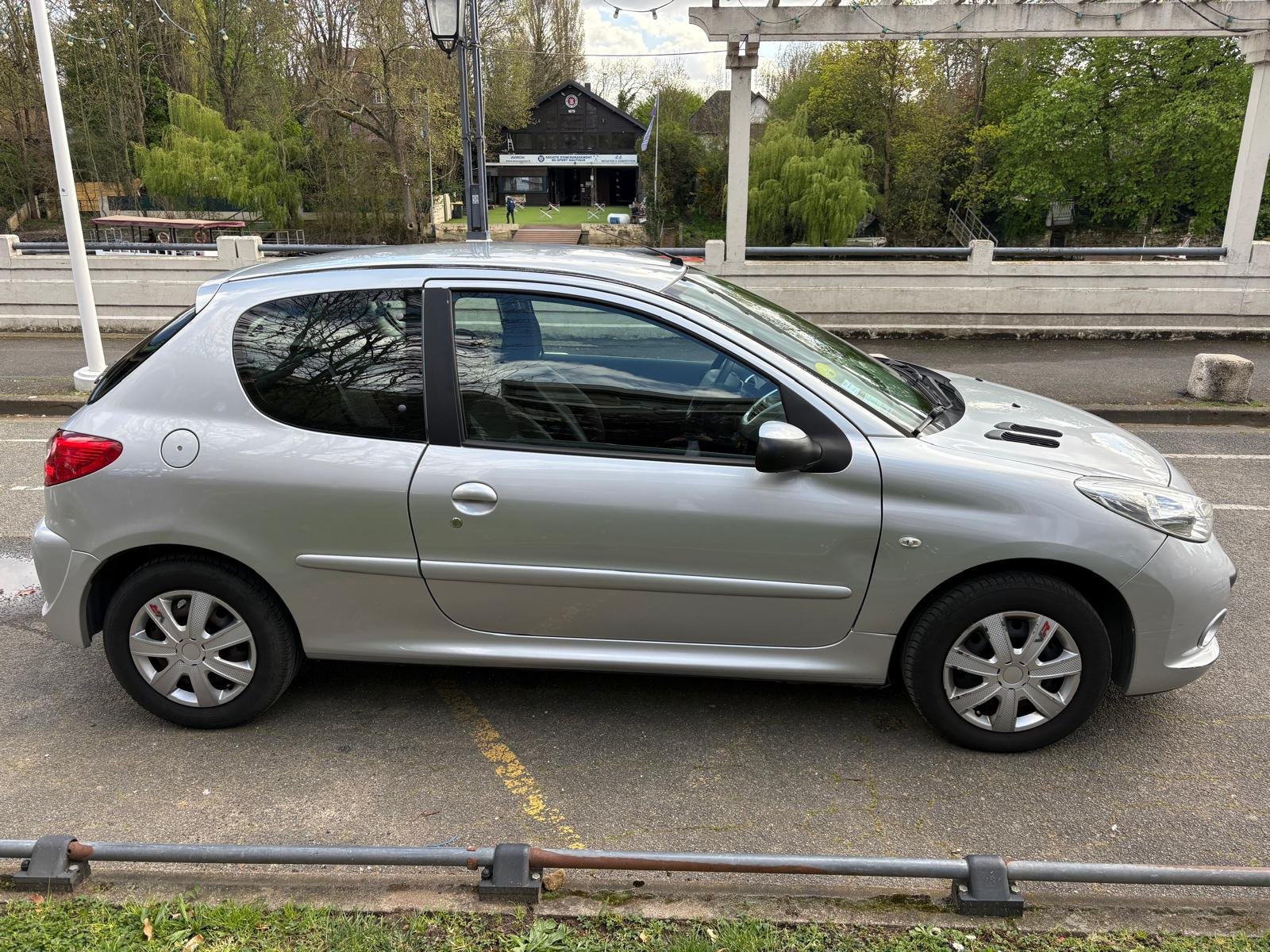 PEUGEOT 206+ 1.4 75ch