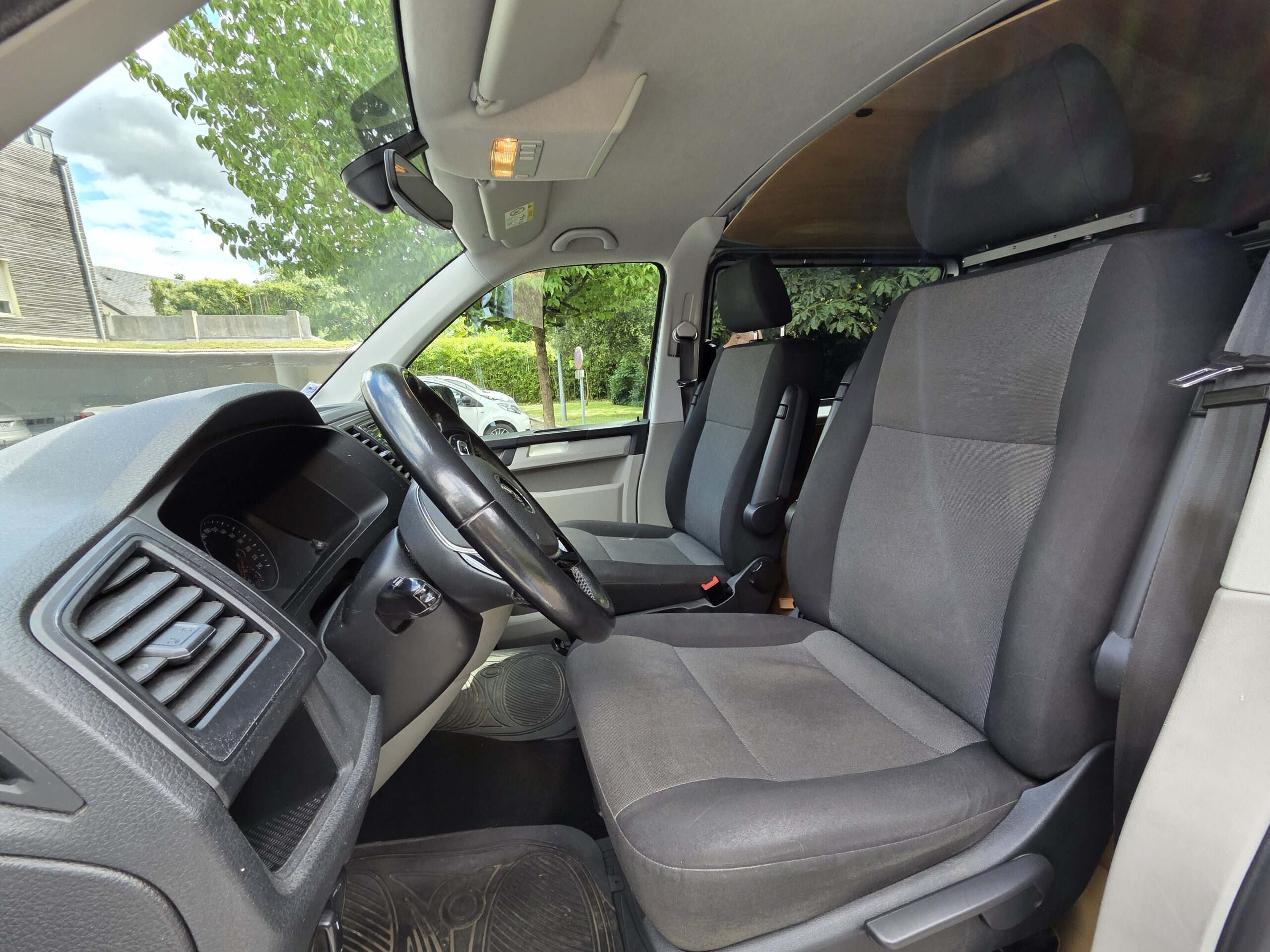 VOLKSWAGEN TRANSPORTER PRO CAB Aménagé – 2.0 TDi 140ch DSG7 BUSINESS LINE