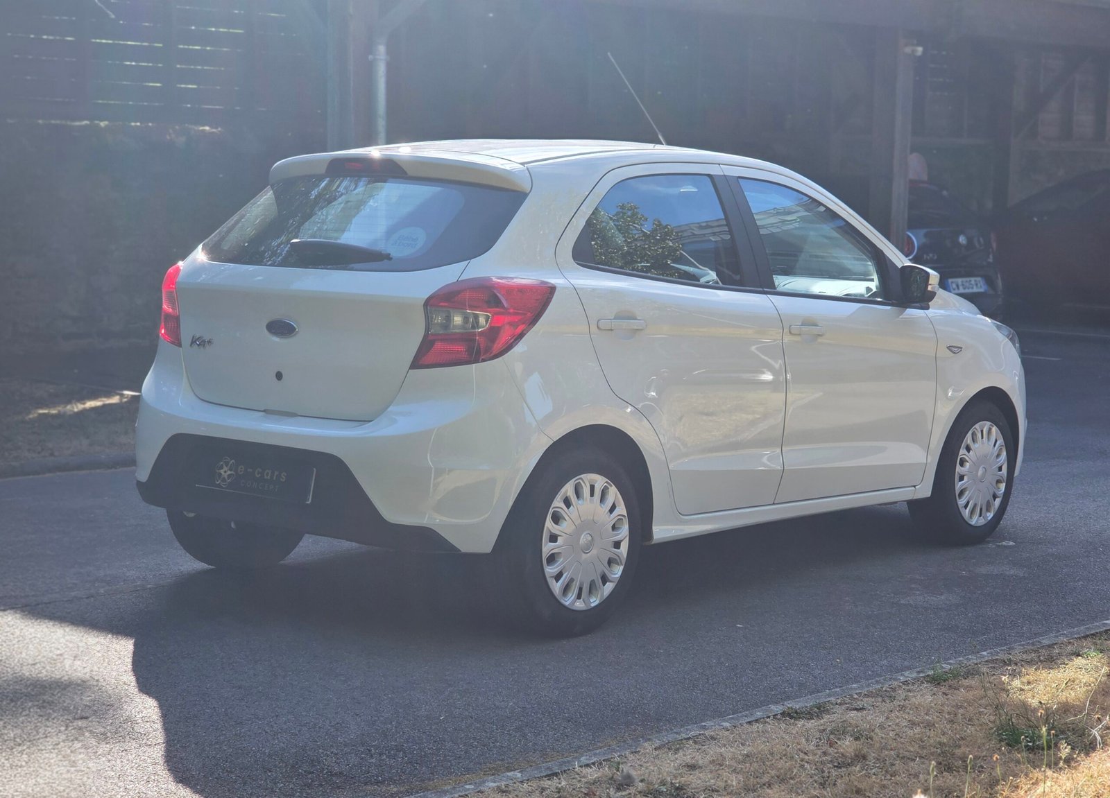 FORD KA+ – 1.2 Ti-VCT 70ch BVM5 Finition ESSENTIAL