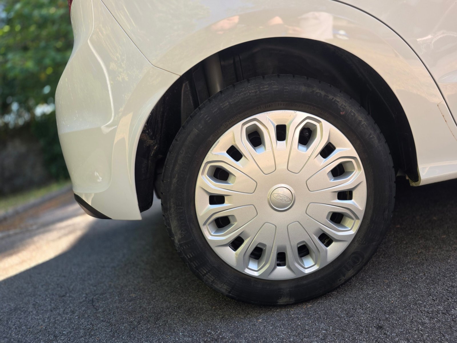 FORD KA+ – 1.2 Ti-VCT 70ch BVM5 Finition ESSENTIAL