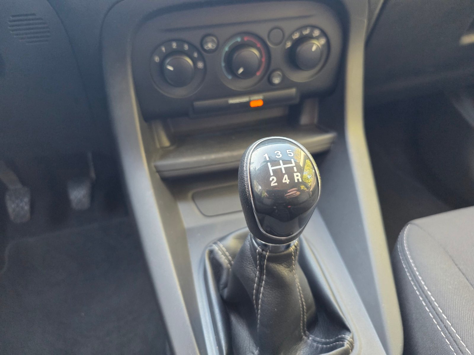 FORD KA+ – 1.2 Ti-VCT 70ch BVM5 Finition ESSENTIAL