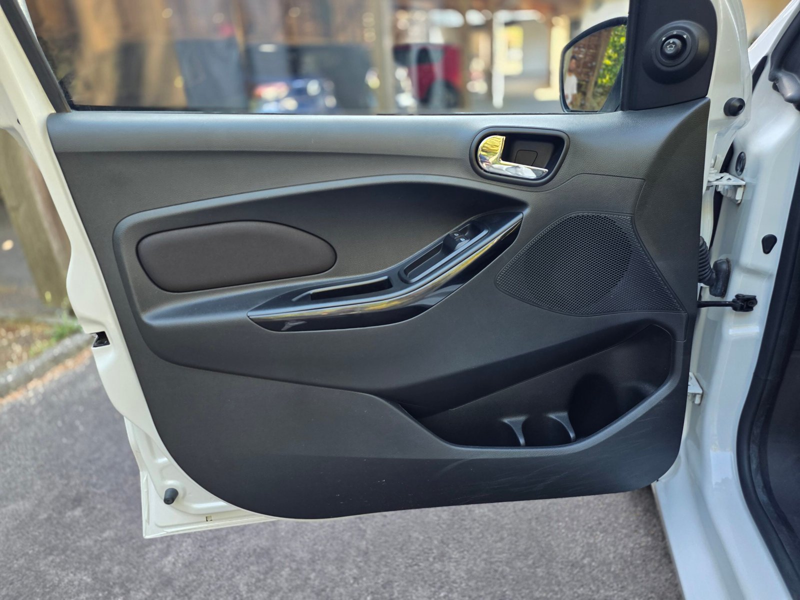 FORD KA+ – 1.2 Ti-VCT 70ch BVM5 Finition ESSENTIAL