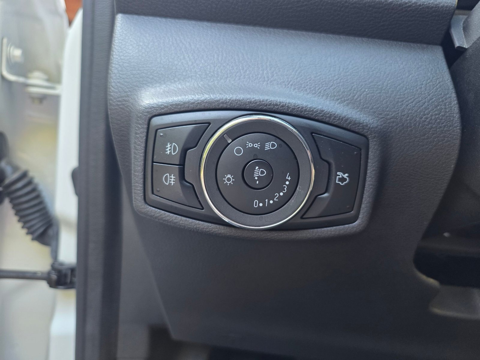 FORD KA+ – 1.2 Ti-VCT 70ch BVM5 Finition ESSENTIAL