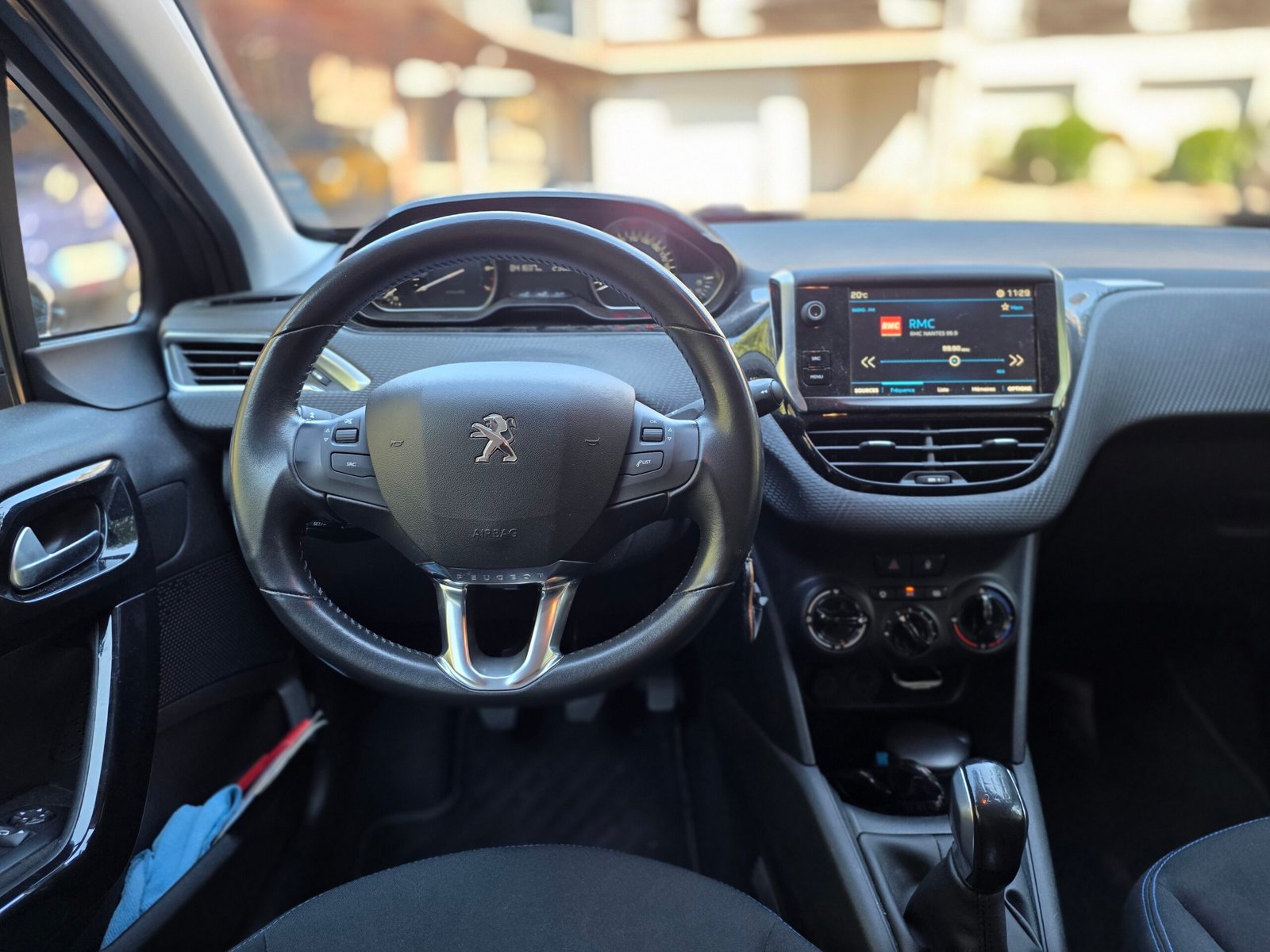 PEUGEOT 208 Style – 1.2 PureTech 82ch BVM5