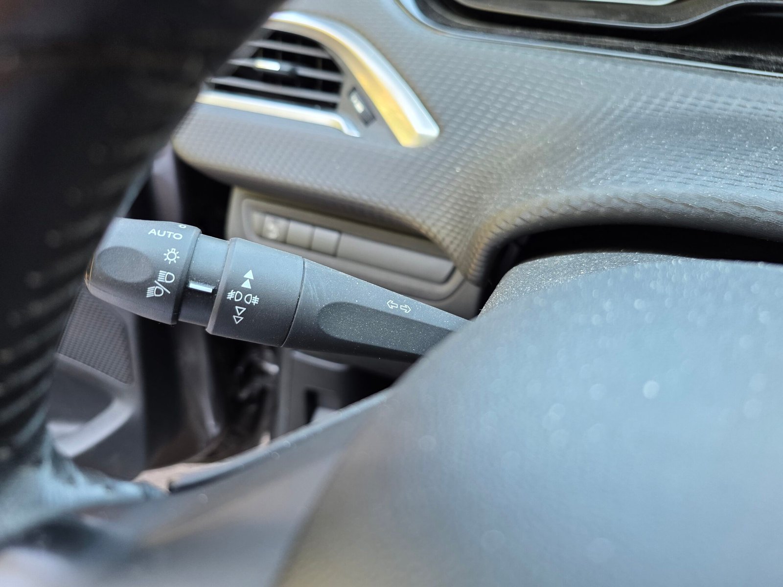 PEUGEOT 208 Style – 1.2 PureTech 82ch BVM5