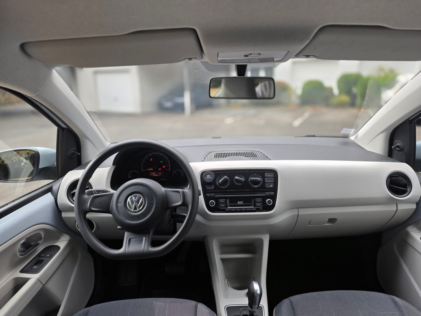 VOLKSWAGEN UP – 1.0 MPI 60ch Boîte Auto (ASG) Finition MOVE UP!