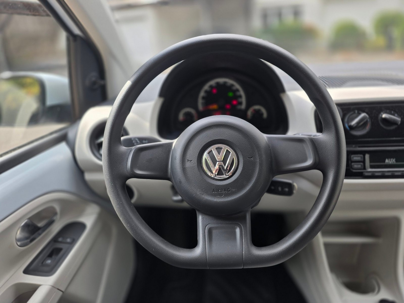 VOLKSWAGEN UP – 1.0 MPI 60ch Boîte Auto (ASG) Finition MOVE UP!