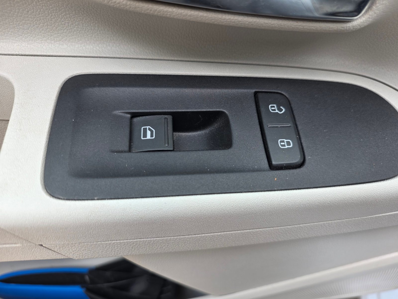 VOLKSWAGEN UP – 1.0 MPI 60ch Boîte Auto (ASG) Finition MOVE UP!