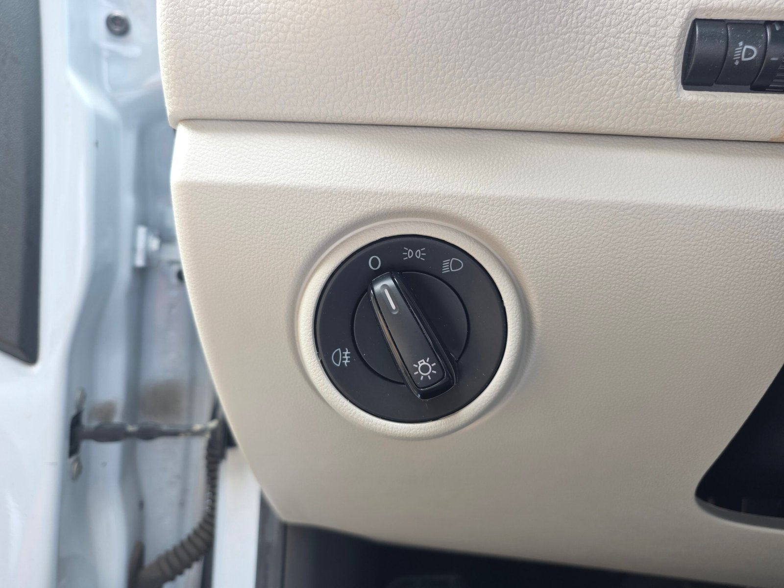 VOLKSWAGEN UP – 1.0 MPI 60ch Boîte Auto (ASG) Finition MOVE UP!