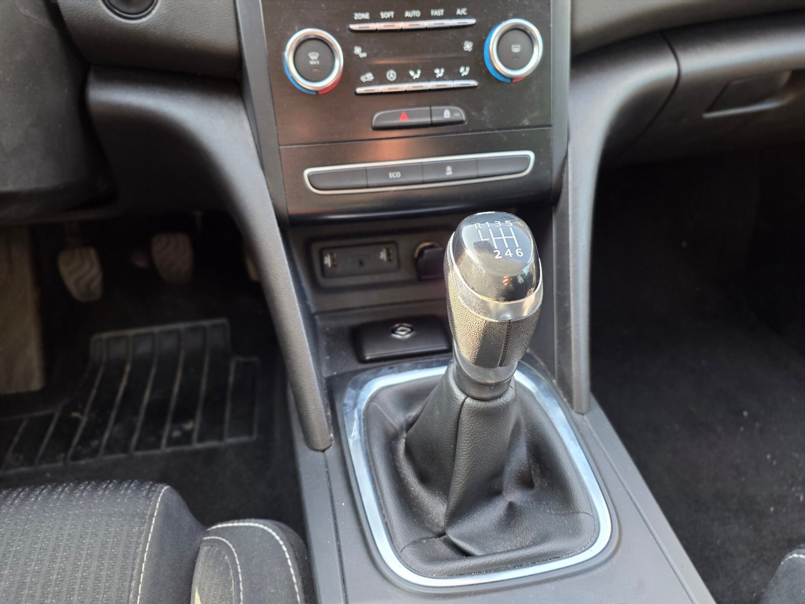 RENAULT MÉGANE IV Business – 1.5 Blue dCi 115ch BVM6